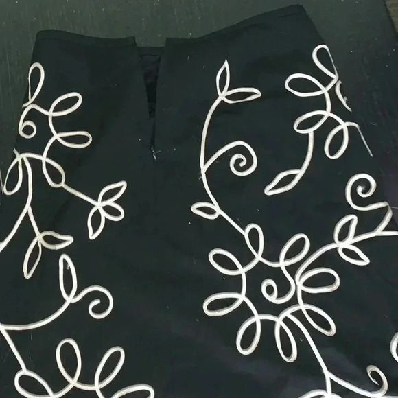 Pencil Skirt - Picture 3 of 4